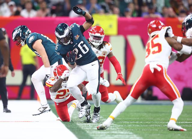 EspañolLos Philadelphia Eagles muestran sinceridad al renovar el contrato del corredor Saquon Barkley